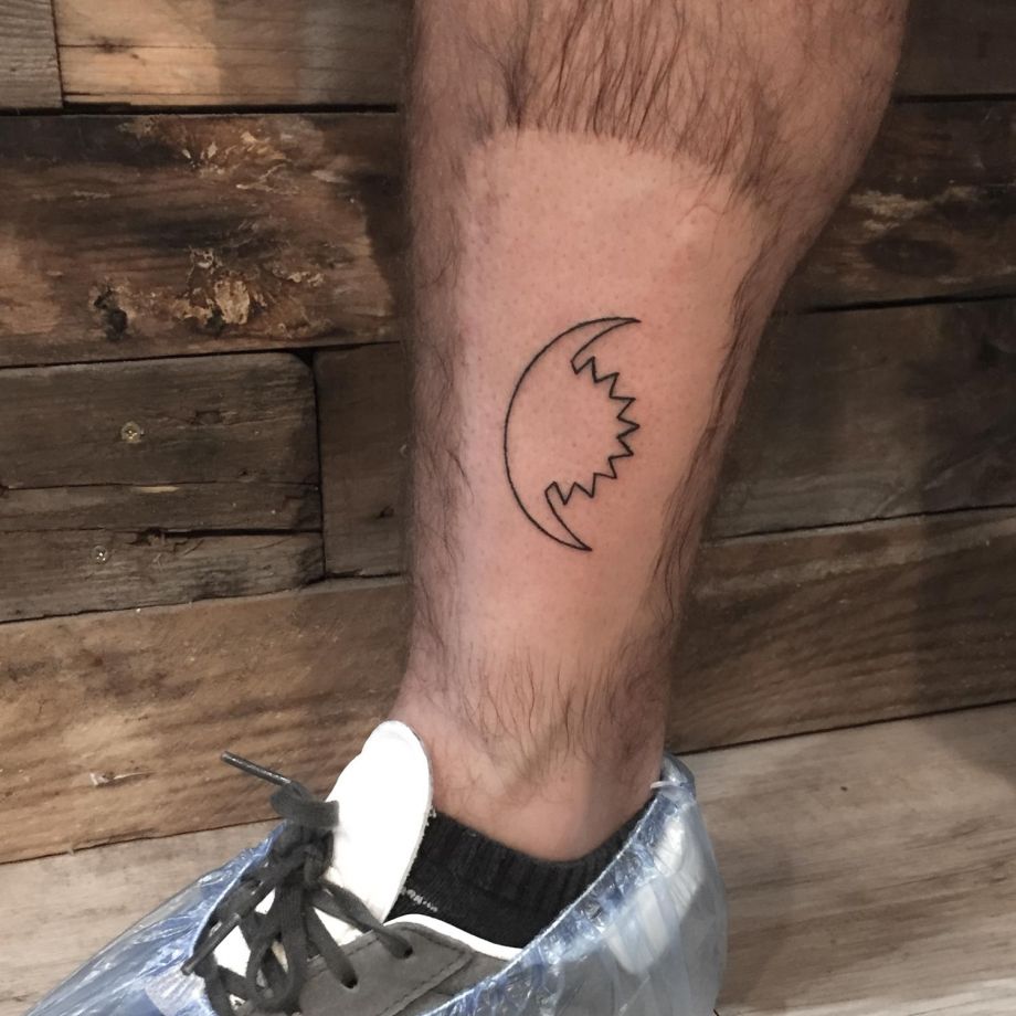 Tatuaje de línea de sol y luna
