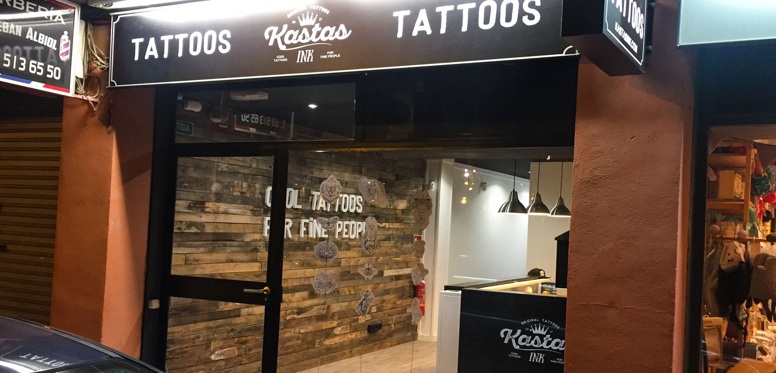 fachada del estudio de tatuajes Kastas Ink