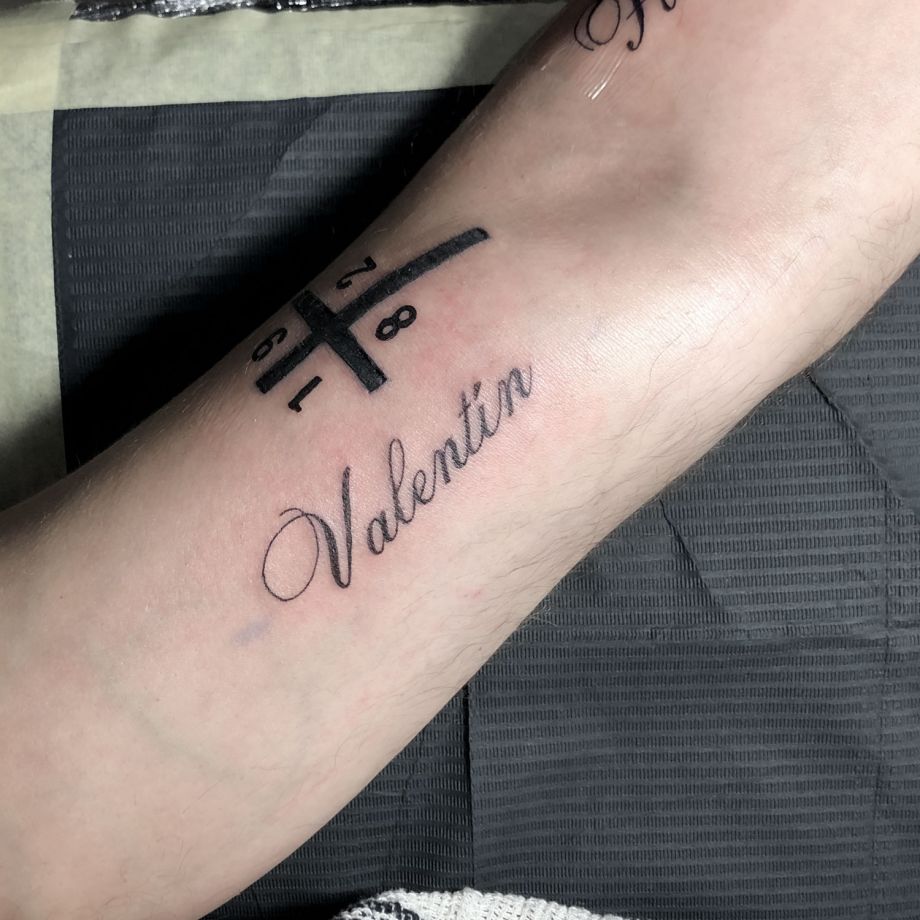 Tatuaje lettering de "Valentín"