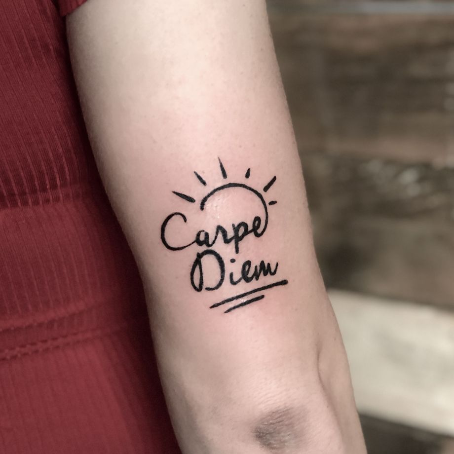 Tatuajes lettering de "carpe diem"